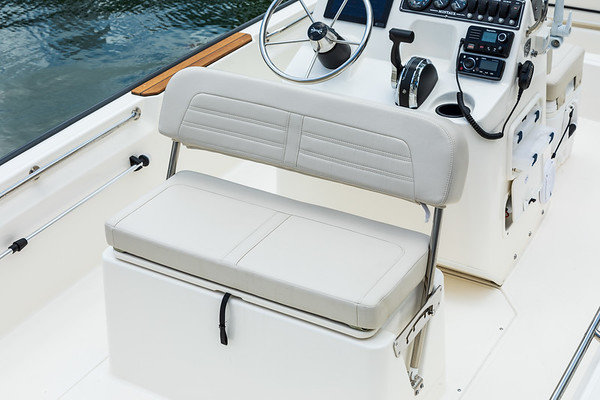 Boston Whaler 170 Montauk фото 1.7