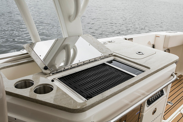 Boston Whaler 320 Vantage фото 1.1