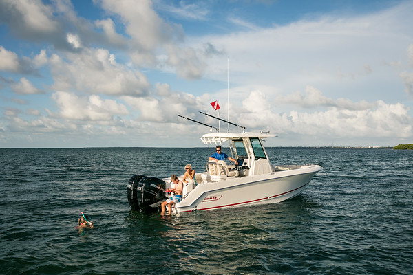 Boston Whaler 250 Outrage фото 1.3
