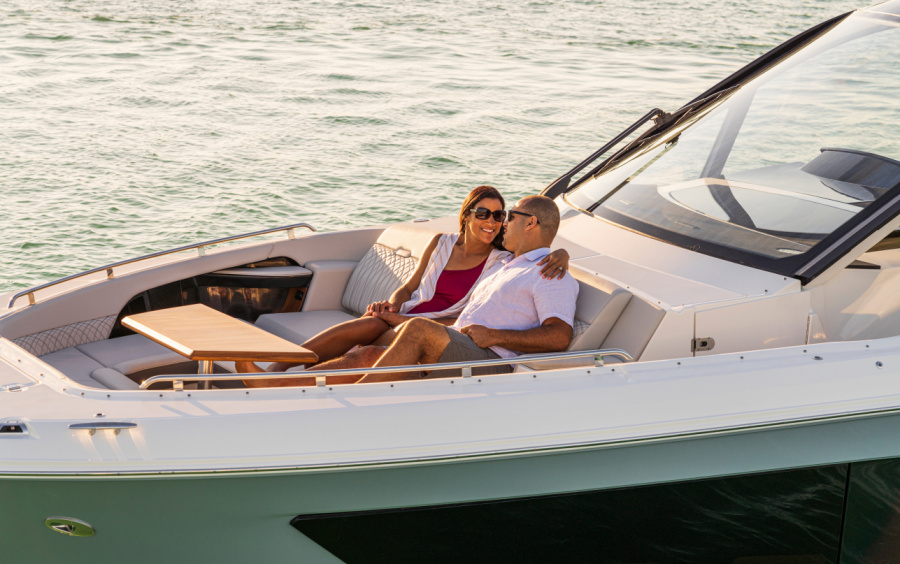 Sea Ray  SUNDANCER 370 фото 1.8