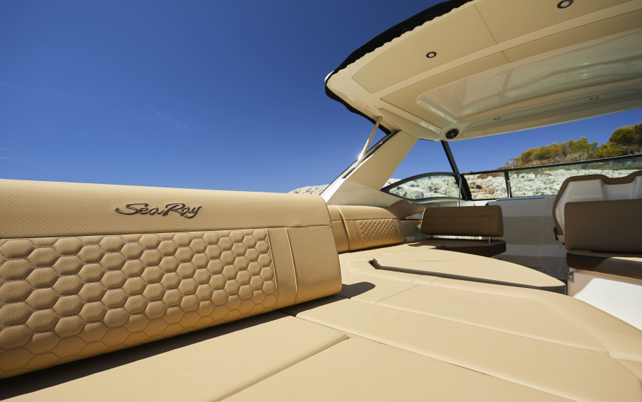 Sea Ray  Sundancer 320 Coupe/546 фото 1.8